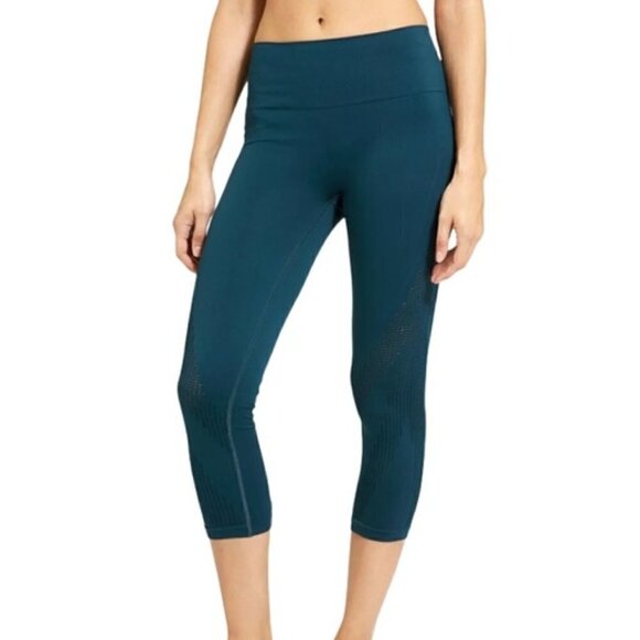 ATHLETA leggings Mesh Around Seamless Capri Medium - Picture 1 of 8